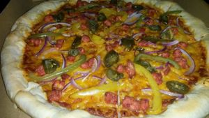 Bombay sizzler pizza at Vizza Guys in Gateshead