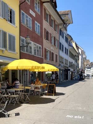 Aussensitzplätze  at Gelateria Pura Vida in Winterthur