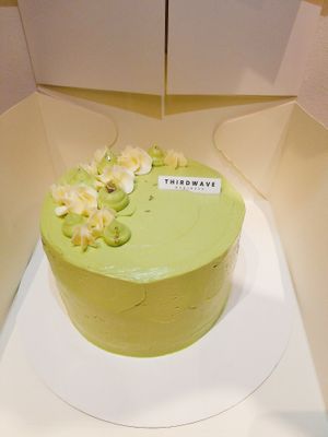 Vegan Matcha Cake at Thirdwave Espresso in Toronto