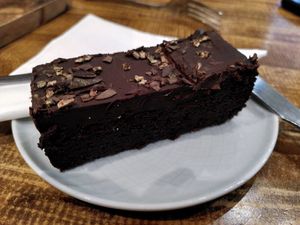 The chocolate brownie (Dec 2021) at Drift-In in York