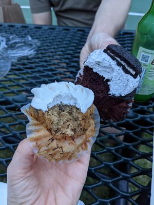 Banana pudding and Oreo cupcakes at Earth Based Cafe in Martinsburg
