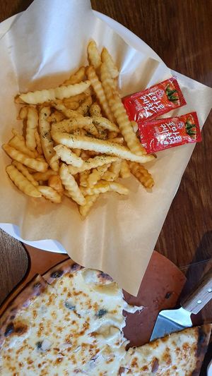 Fried potatoes at Napoline 나폴리네 in Seoul