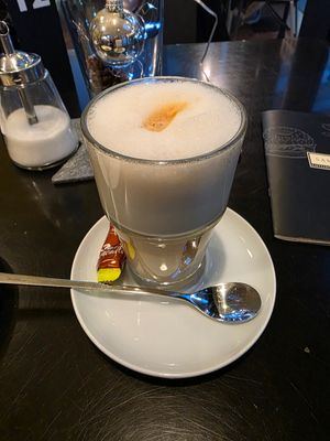Latte Macciato mit Hafermilch at Samocca in Schwabisch Hall