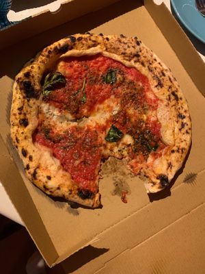 Pizza Marinara at Plant Base in Lisbon