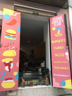 Outside delivery window at Plant Base in Lisbon