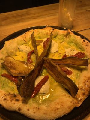 Pizza at Plant Base in Lisbon