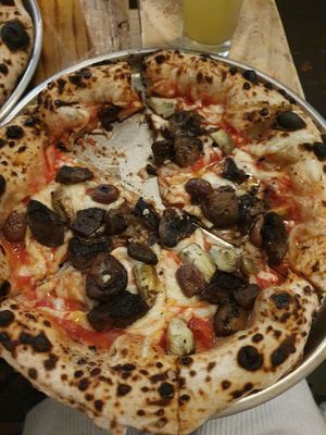 Capriccosa pizza at Plant Base in Lisbon