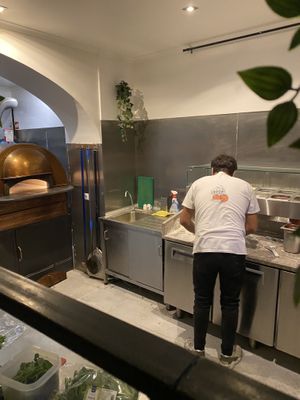 Pizza man at Plant Base in Lisbon