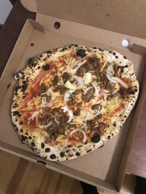 Jako & Cipolla pizza  at Plant Base in Lisbon