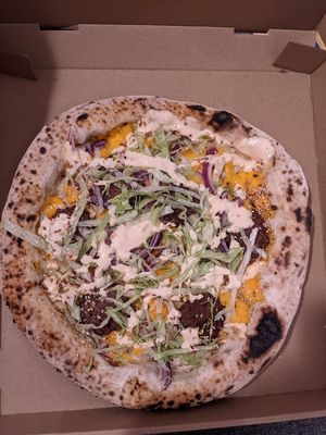 Bigger than Mac pizza at Plant Base in Lisbon