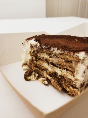 Tiramisù at Plant Base in Lisbon