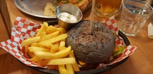 Onion burguer at Plant Base in Lisbon