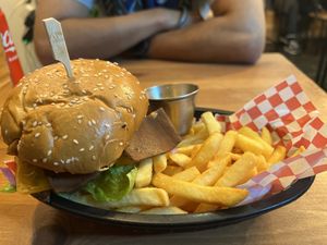 burger and chips really hit the spot, was super tasty and wanted to go back (didn’t get a pic of the pizza but that was really good too)  at Plant Base in Lisbon