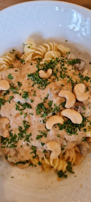 New Dish: Vegan pasta Alfredo. So good. Vegan creamsaus with onions, garlic, nuts and parsley.  at Eetcafé Driewegen in Terneuzen