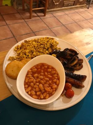 Brunch Inglés at Cat Bar in Barcelona