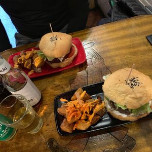 Mexican Burger & Black Cat at Cat Bar in Barcelona