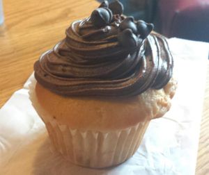 vegan chocolate chip cupcake at Hard Times Cafe in Minneapolis