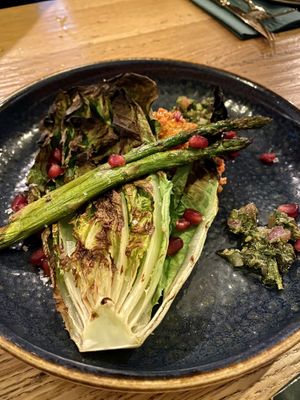 Salsa Romesco: grilled asparagus and little gem   at De Botanist in Breda