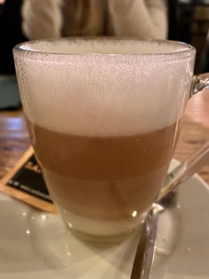 Oat milk latte  at De Botanist in Breda
