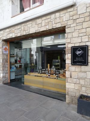 El local des de fora at Quer Pastisseria in El Port De La Selva