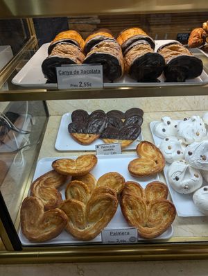 Vegan canya de Xocolata & palmeras at Quer Pastisseria in El Port De La Selva