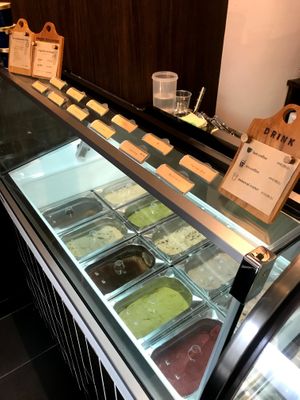 Many flavors! at Premium SOW in Tokyo