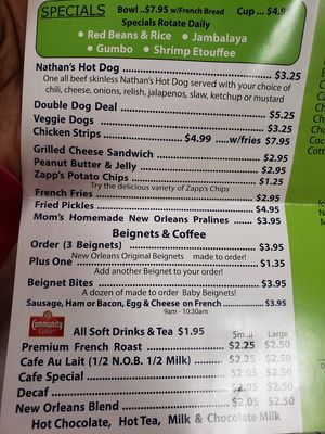 Not sure if veggie dog is vegan. I didn't ask at David's New Orleans Style Sno Balls in Panama City Beach