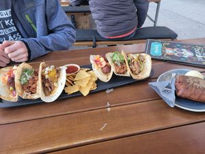 Vegan tacos for two and a vegan apple pie-like dessert burrito at Bottled in Osnabrueck