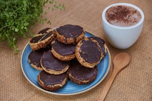 Vegan peanut butter & chocolate cup  at Nitan Gourmet in Valparaiso