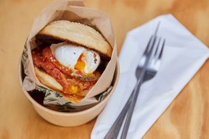 Roasted Tomatoes & egg roll at Nitan Gourmet in Valparaiso