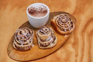 Vegan cinnamon rolls  at Nitan Gourmet in Valparaiso