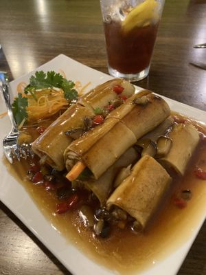 Tofu skin rolls ⭐️⭐️⭐️⭐️⭐️ at Veggie House  in Chicago