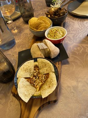 Tapas hummus, guacamole and mushrooms  at Pratu's in Alcobaca