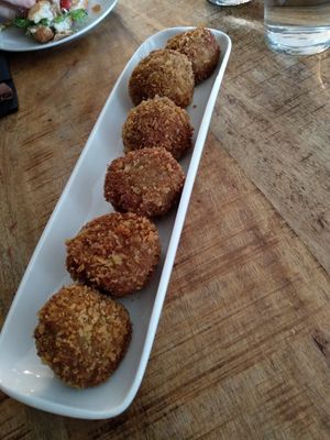 Croquetas veganas at Fresh Green in San Sebastian