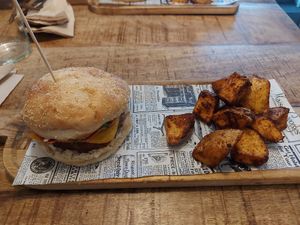 Burger with vegan cheddar and vegan bacon at Fresh Green in San Sebastian
