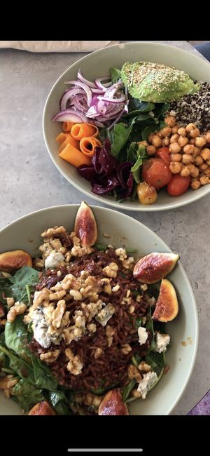 Vegetarisch mit Gorgonzola und vegan mit Gemüse   at Fresh Green in San Sebastian