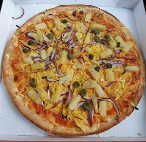 Kapern, Zwiebeln, Ananas at Pott Pizza in Oberhausen