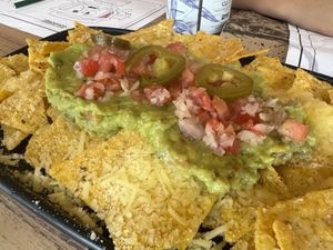 Nachos con guacamole y queso vegano   at DC Burguer 2.0 in Cubelles