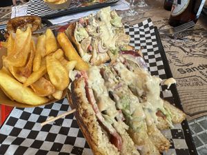 Sándwich con triple con no pollo  at DC Burguer 2.0 in Cubelles