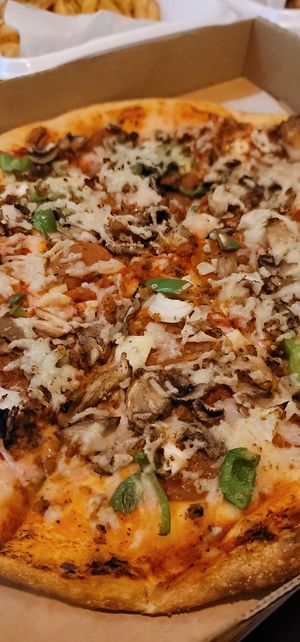 Vegan deluxe pizza at Mario's Pizza in Orlando