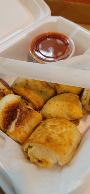 Vegan spicy rolls at Mario's Pizza in Orlando