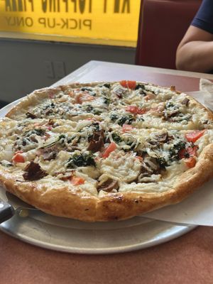 Vegan chicken Alfredo pizza  at Mario's Pizza in Orlando