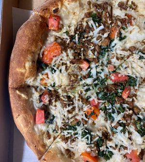 Vegan Alfredo pizza at Mario's Pizza in Orlando