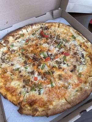 Buffalo chickn pizza. 4/5. They didn’t give us the garlic knot crust we ordered which was a bummer and the crust was waaaayyyy too thin and soggy. Not sure what happened today at Mario's Pizza in Orlando