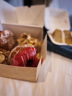 Their daily cake selection is outstanding… (3x different Doughnuts; Victoria Sponge, Coffee & Walnut Cupcake, Banoffee Cupcake)   at Charlies Cafe in Barnstaple