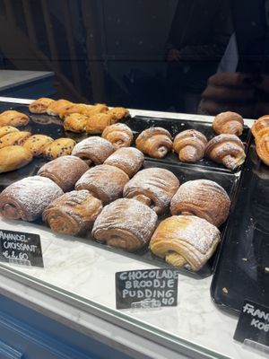 Vegan pastries   at De Broodenier in Leuven