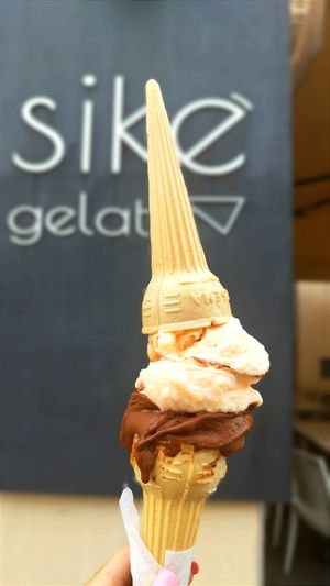 Cioccolato dell' equador e melone, cialda vegan at Siké gelato in Milazzo