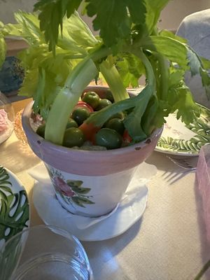 Gratis appetizer - celery, radish, carrots and green olives  at La Capannina in Capri