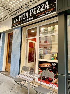 Small take-away at La Mia Pizza in Paris
