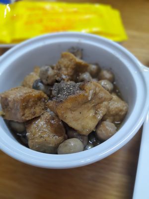 Braised mushrooms at Tue Tin Chay Quan in Ho Chi Minh City
